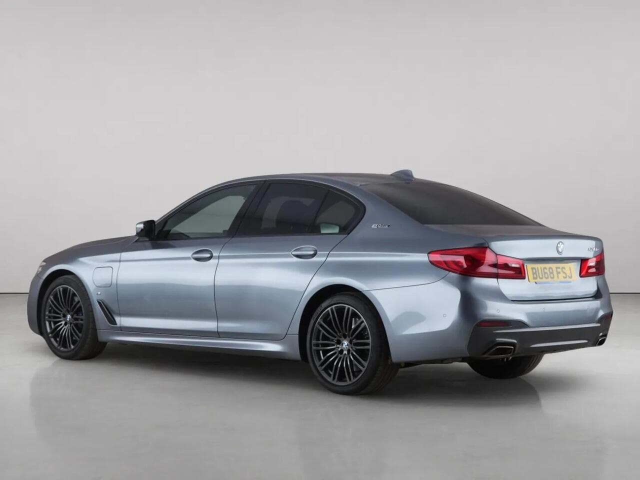 BMW 5 Series thumbnail Rear Left