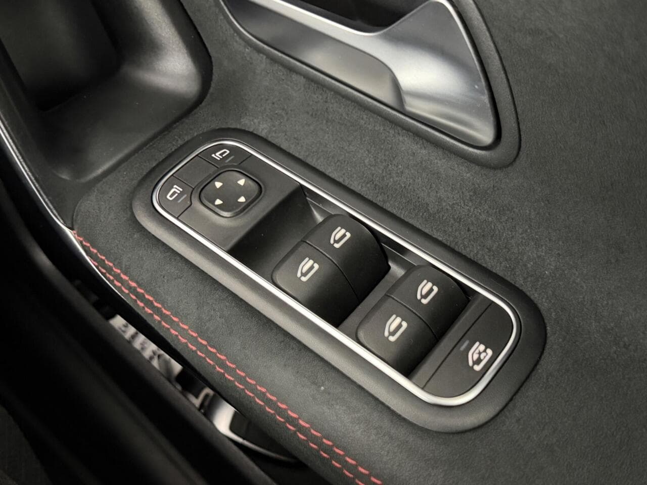 Mercedes-Benz A Class thumbnail Misc Controls