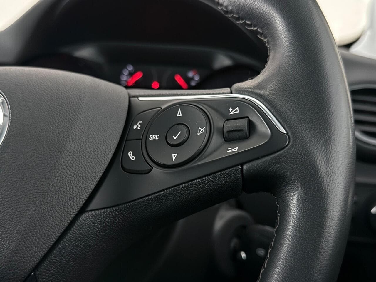 Vauxhall Crossland thumbnail Misc Controls