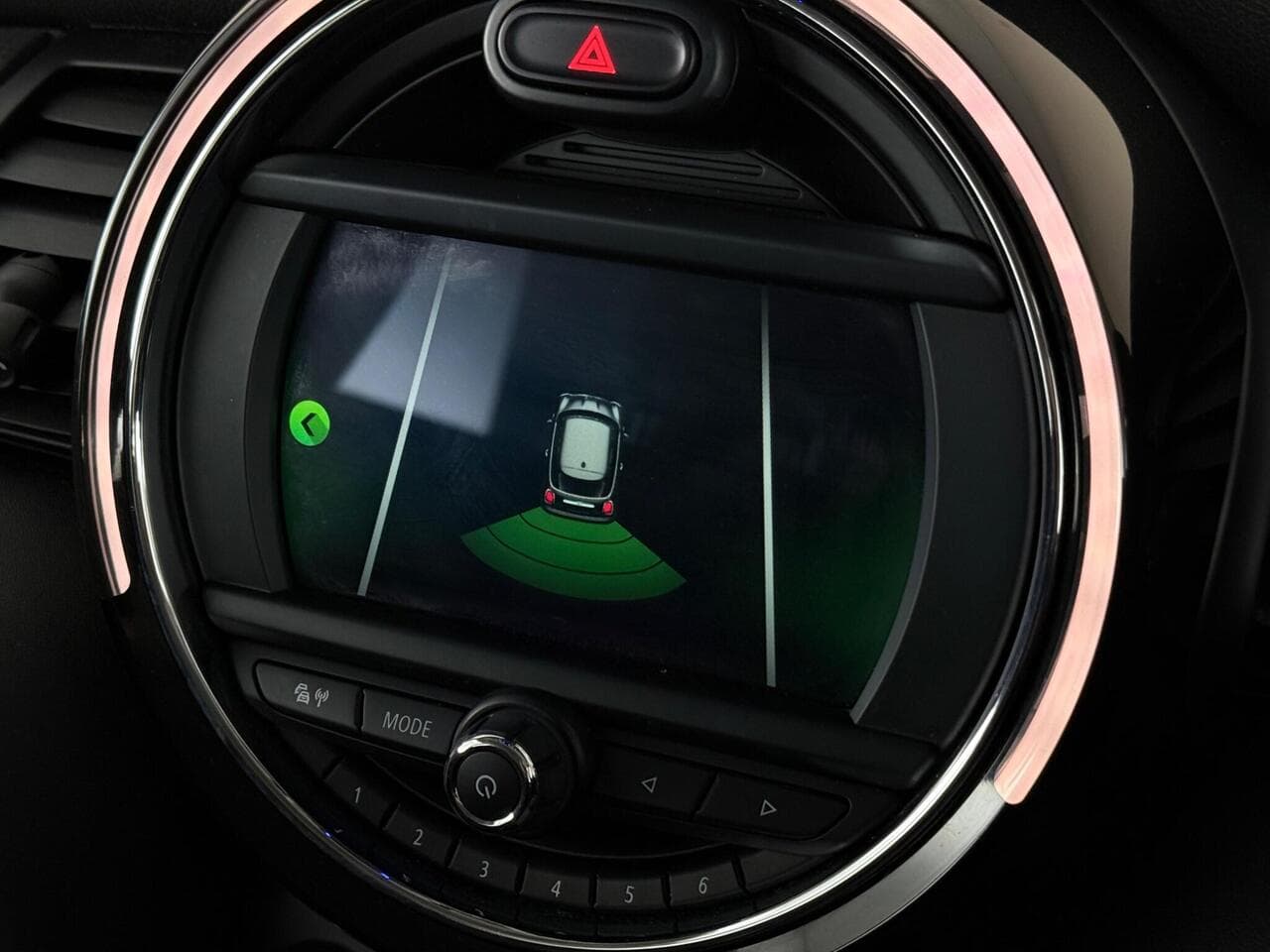 MINI Hatch thumbnail Infotainment System