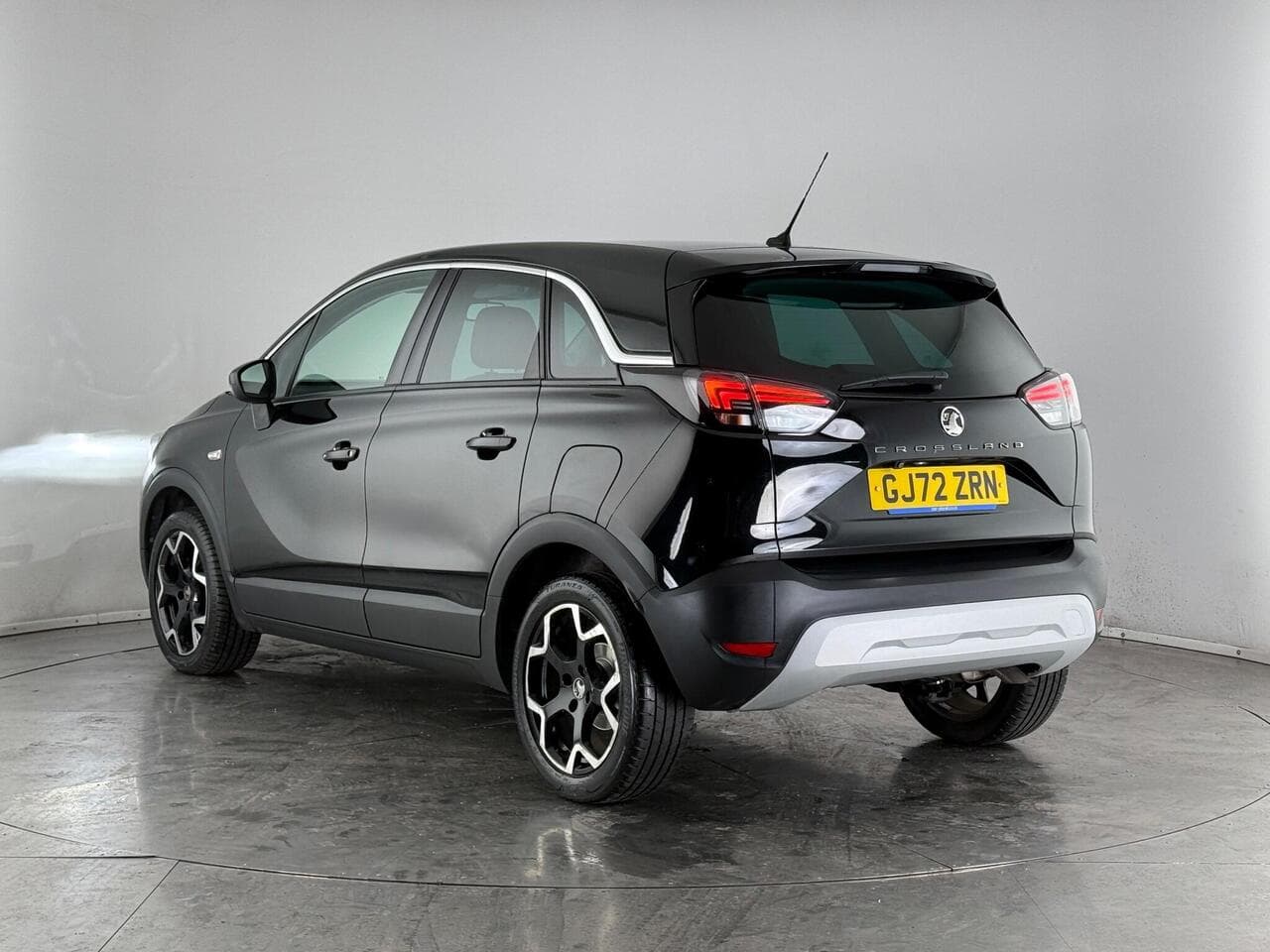 Vauxhall Crossland thumbnail Rear Left
