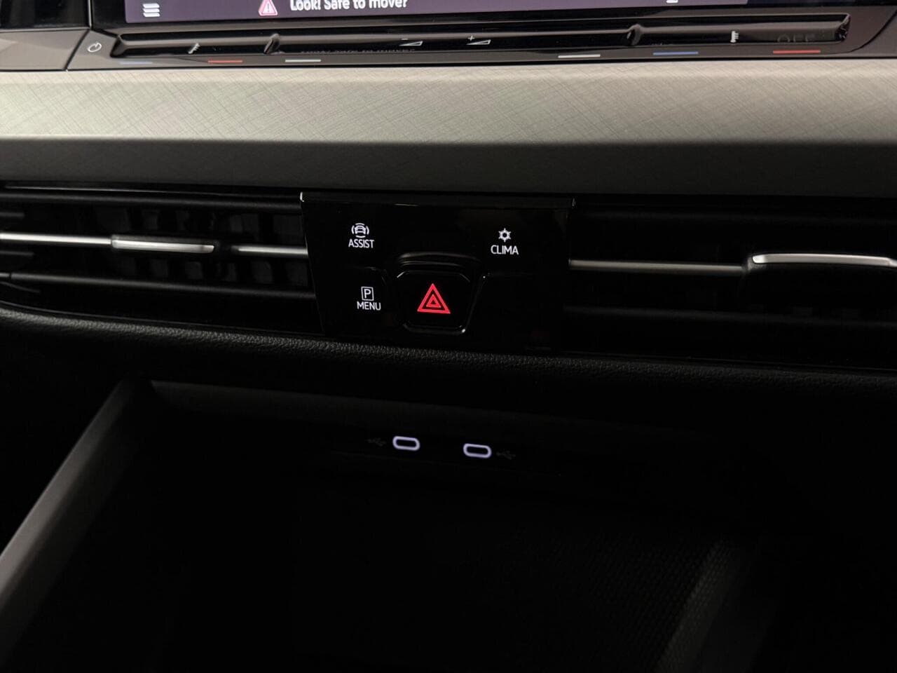Volkswagen Golf thumbnail Infotainment System