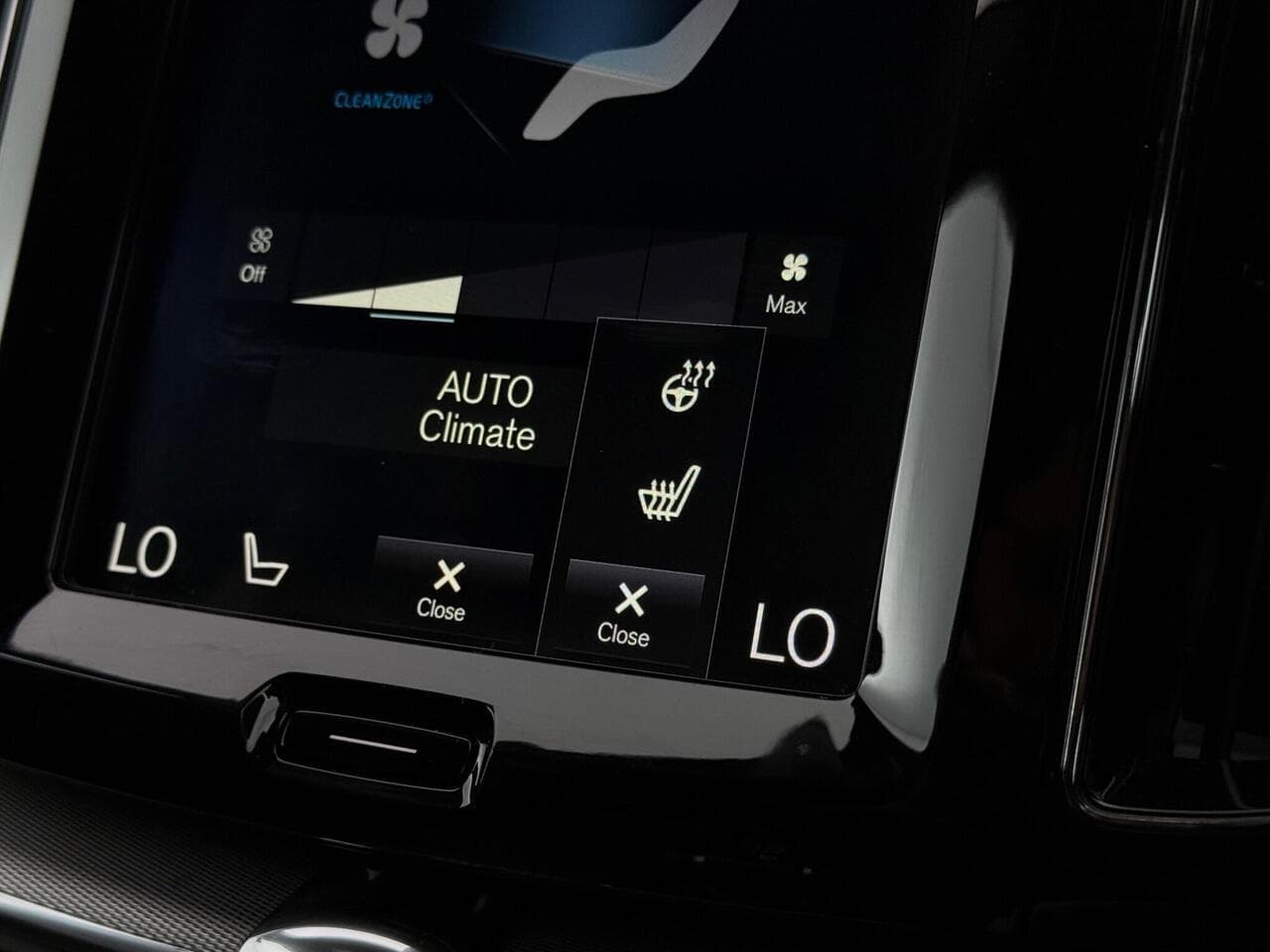 Volvo XC60 thumbnail Infotainment System