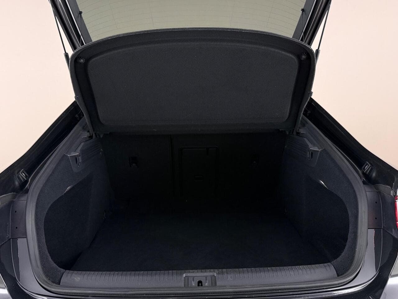 Volkswagen Arteon thumbnail Boot