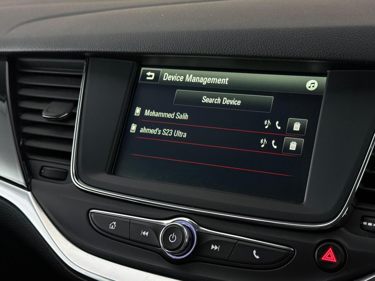 Vauxhall Astra thumbnail Infotainment System