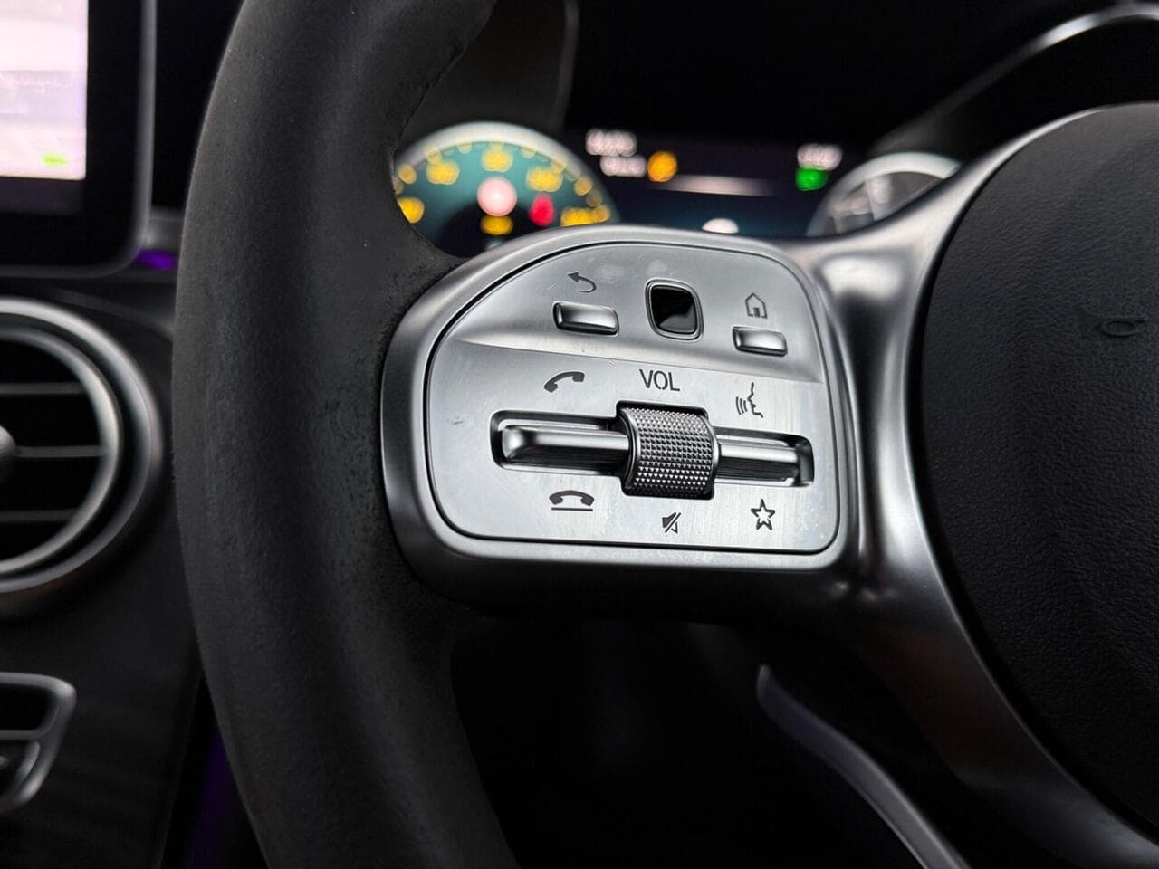 Mercedes-Benz C Class thumbnail Misc Controls
