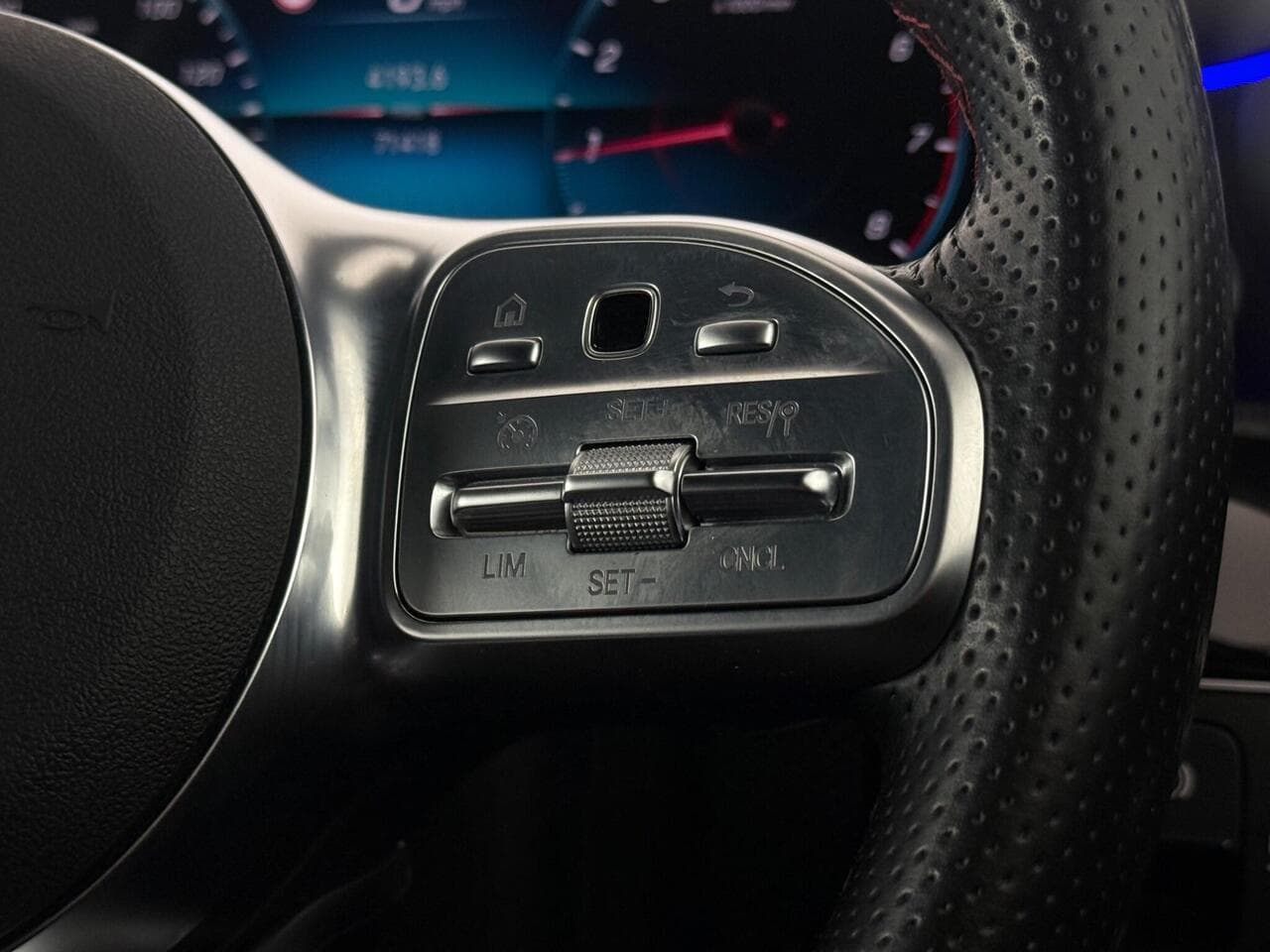 Mercedes-Benz A Class thumbnail Misc Controls