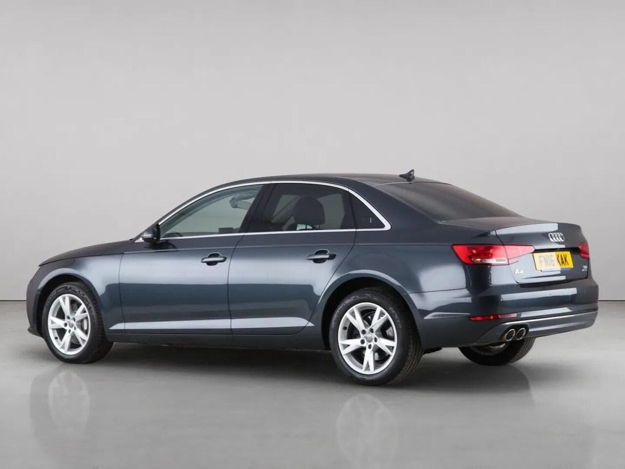 Audi A4 thumbnail Rear Left