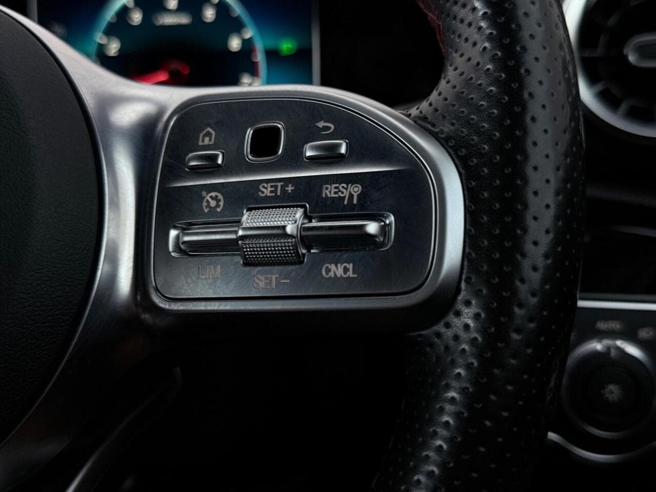 Mercedes-Benz A Class thumbnail Misc Controls