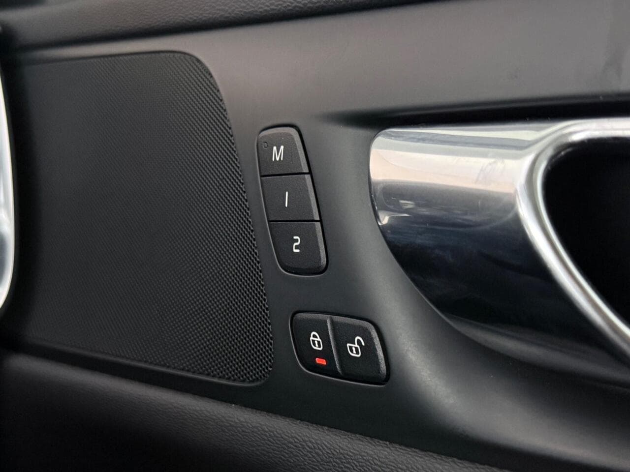 Volvo V60 thumbnail Misc Controls