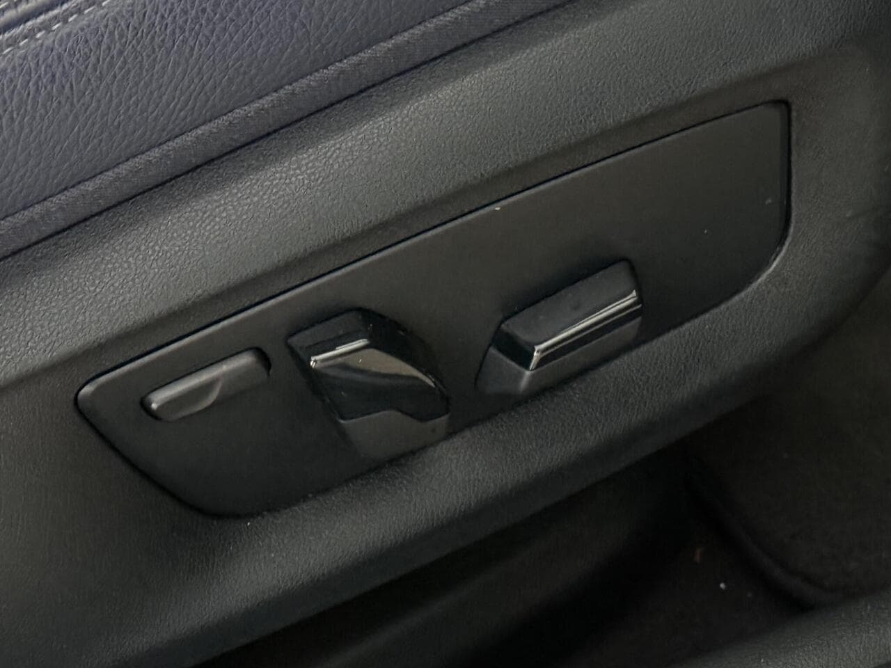 BMW 5 Series thumbnail Misc Controls