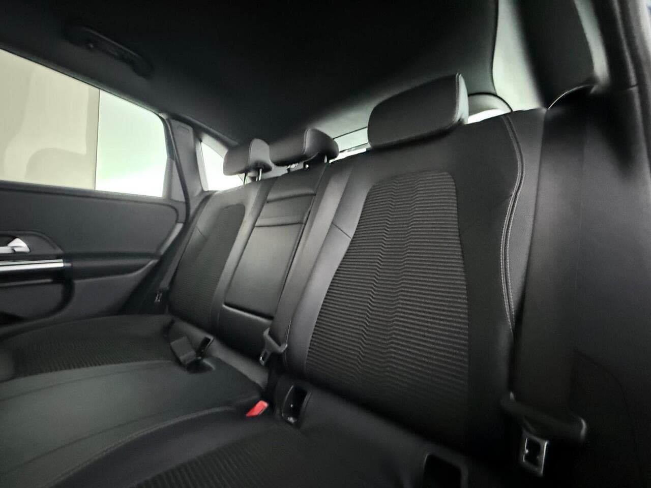 Mercedes-Benz B Class thumbnail Seats Rear
