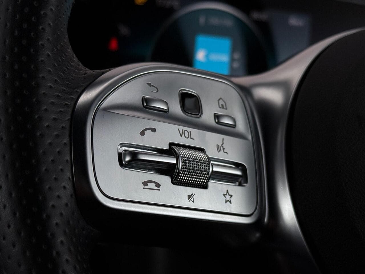 Mercedes-Benz B Class thumbnail Misc Controls