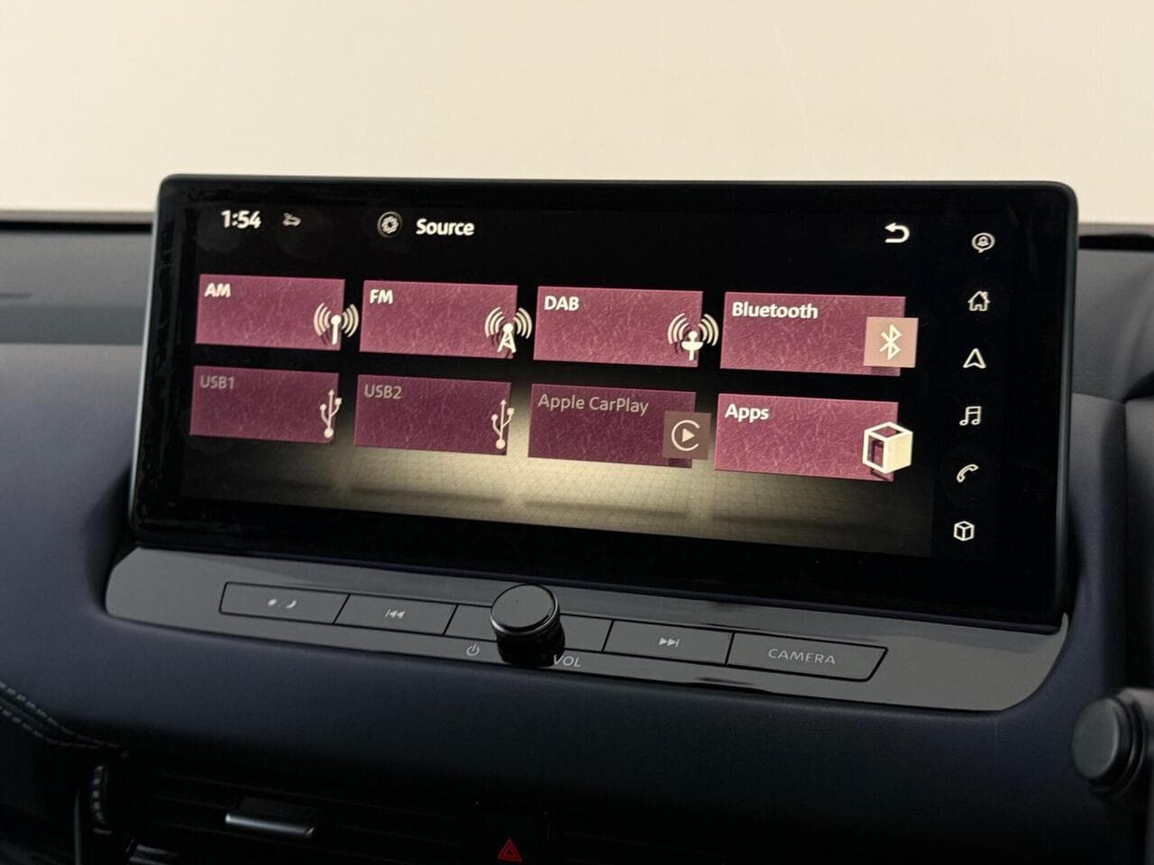 Nissan Qashqai thumbnail Infotainment System