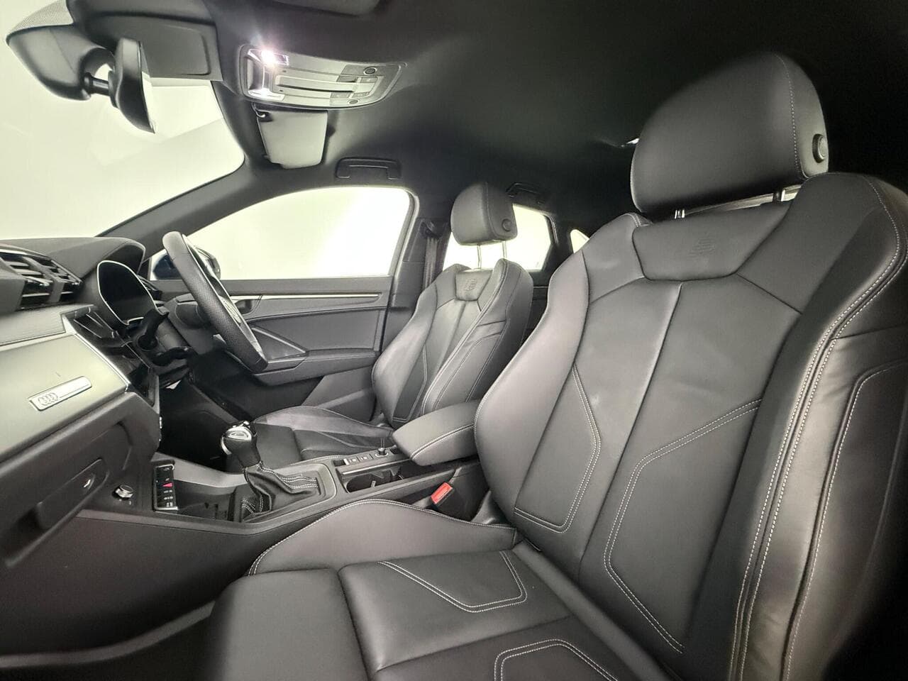 Audi Q3 thumbnail Seat Front Passenger