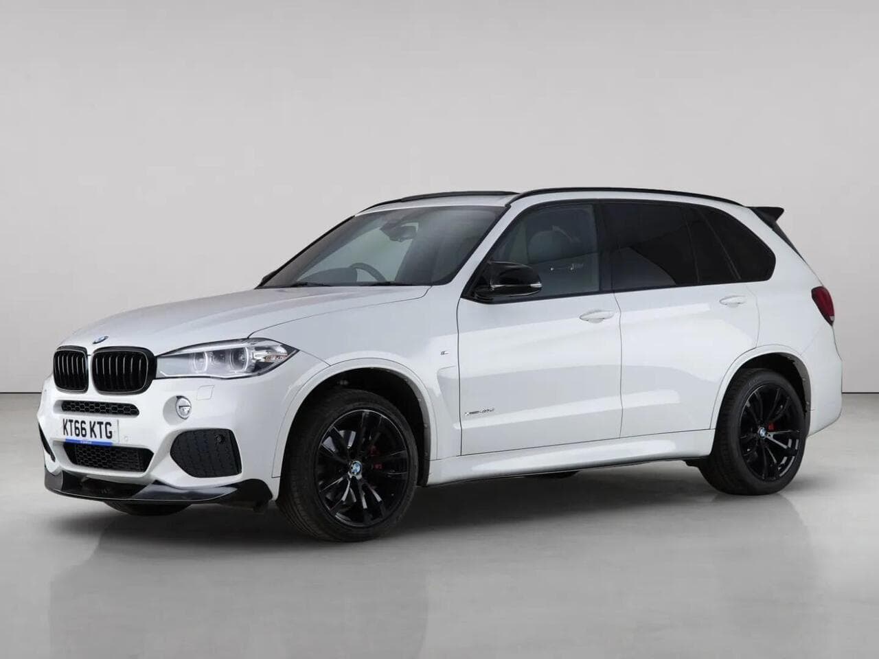 BMW X5 thumbnail Front Left