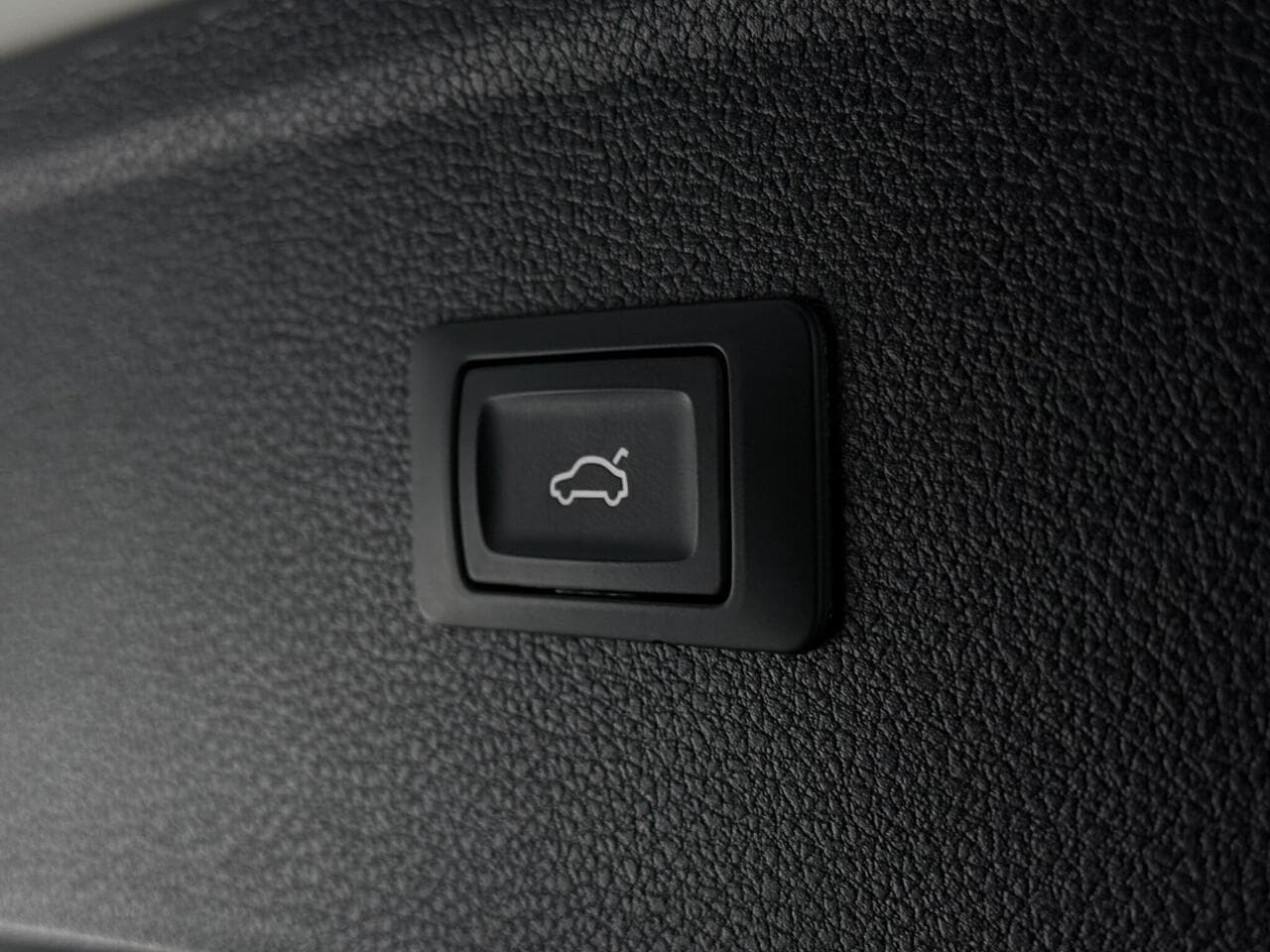 Audi Q5 thumbnail Misc Controls