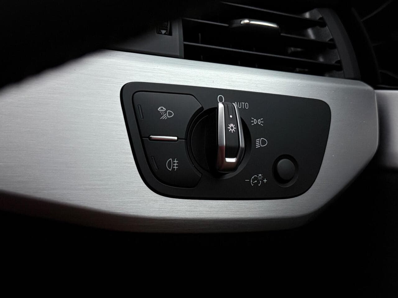 Audi A4 Avant thumbnail Misc Controls