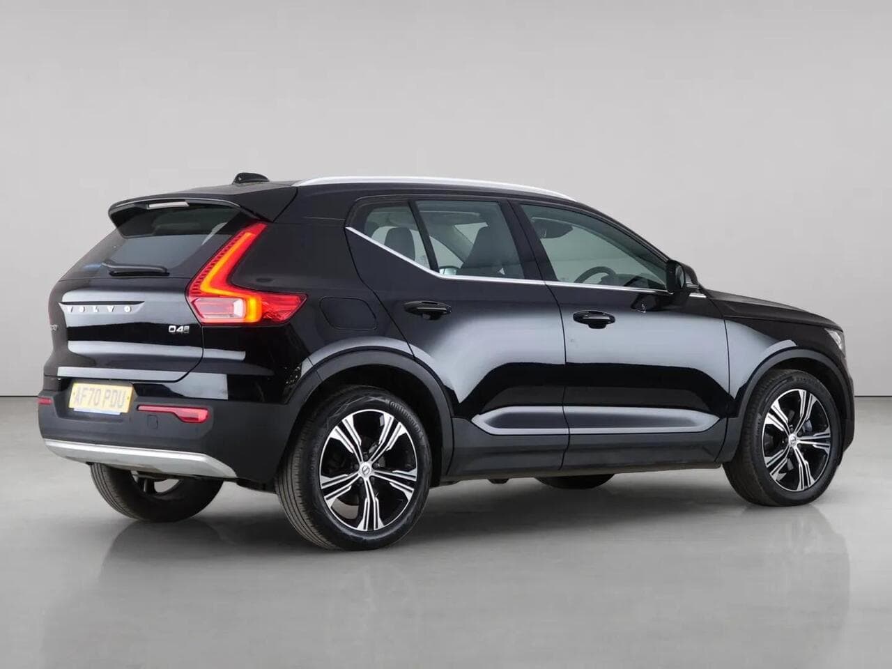 Volvo XC40 thumbnail Rear Right