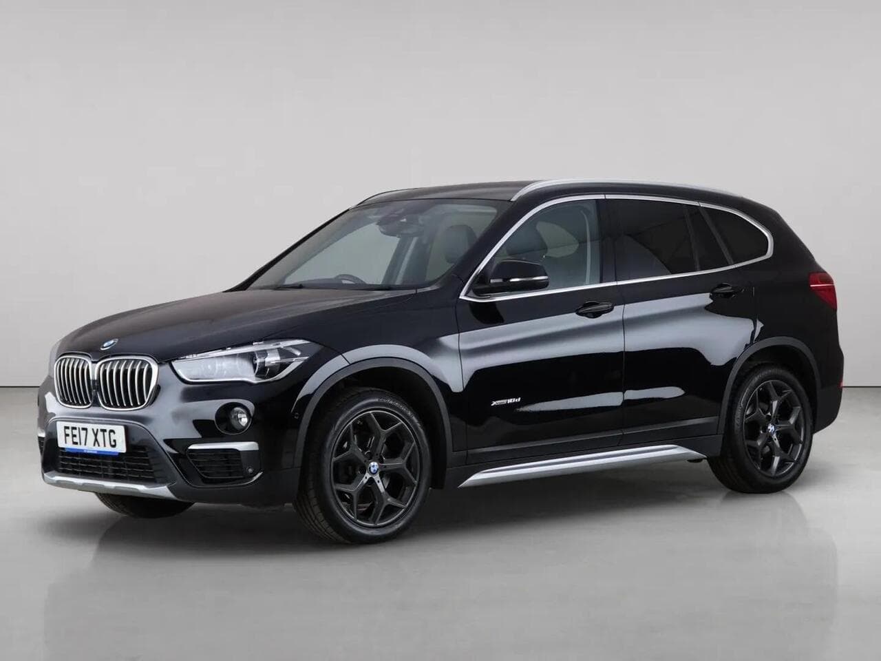 BMW X1 thumbnail Front Left
