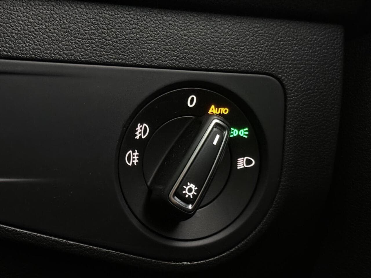 Volkswagen Tiguan thumbnail Misc Controls