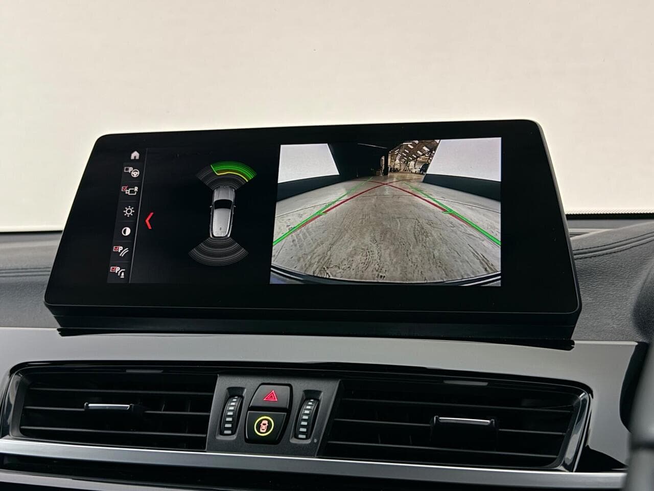 BMW X2 thumbnail Infotainment System