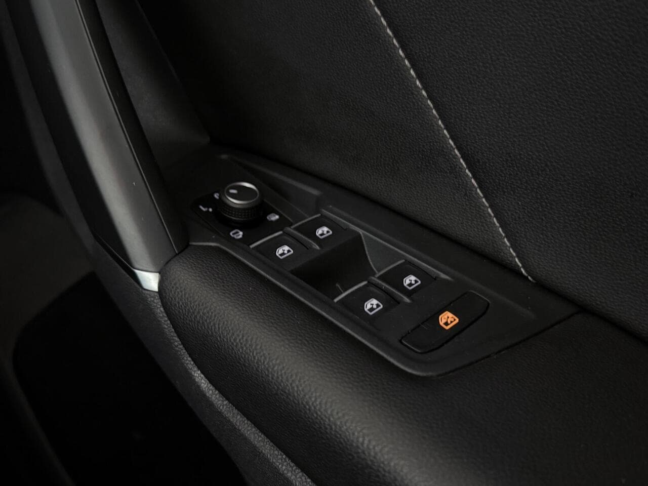 Volkswagen Tiguan thumbnail Misc Controls
