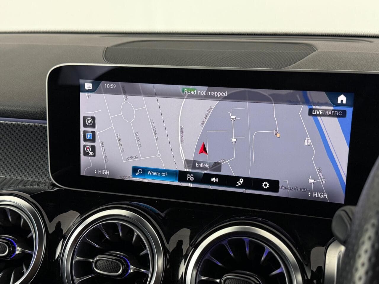 Mercedes-Benz GLB thumbnail Infotainment System