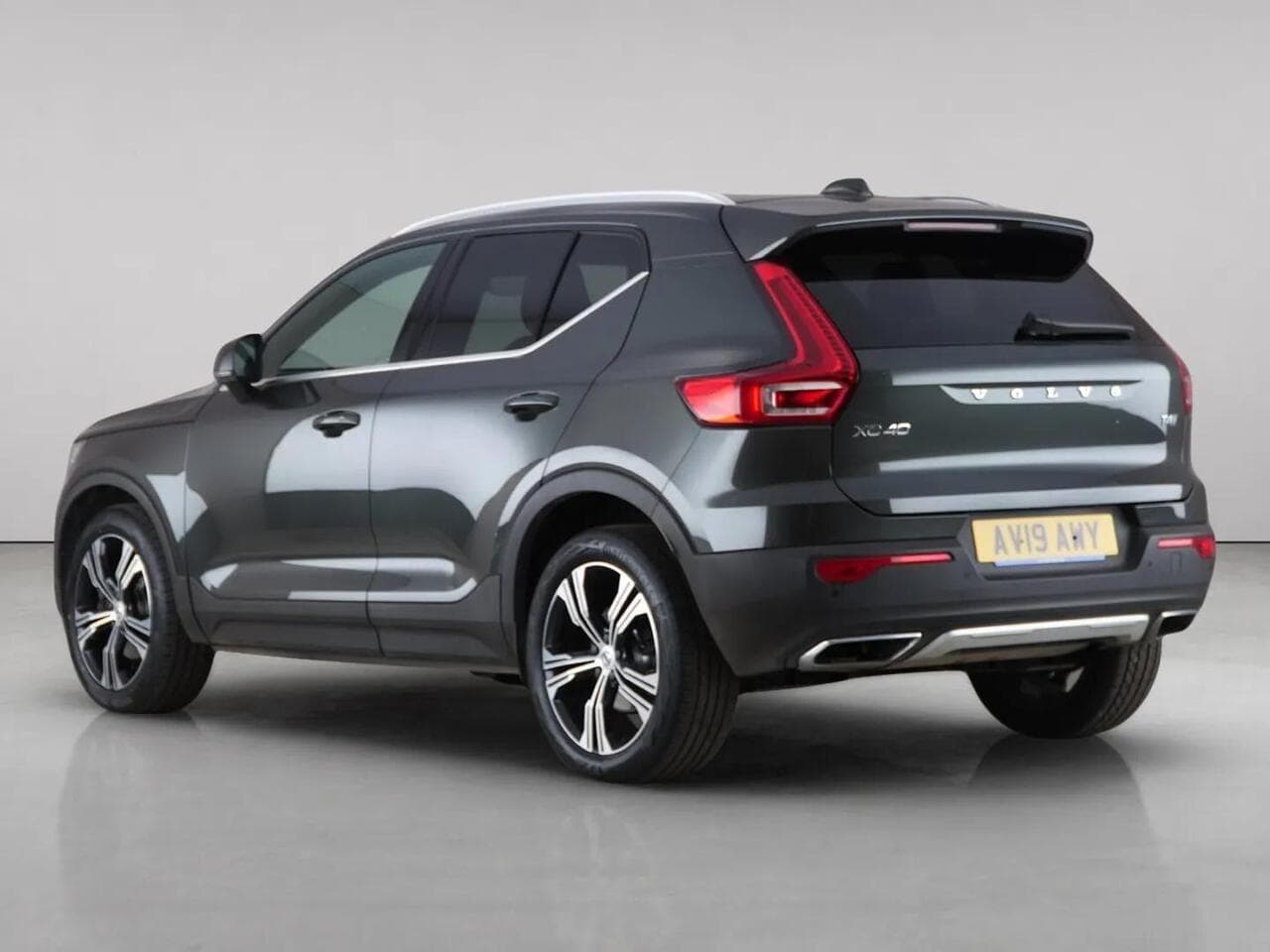 Volvo XC40 thumbnail Rear Left