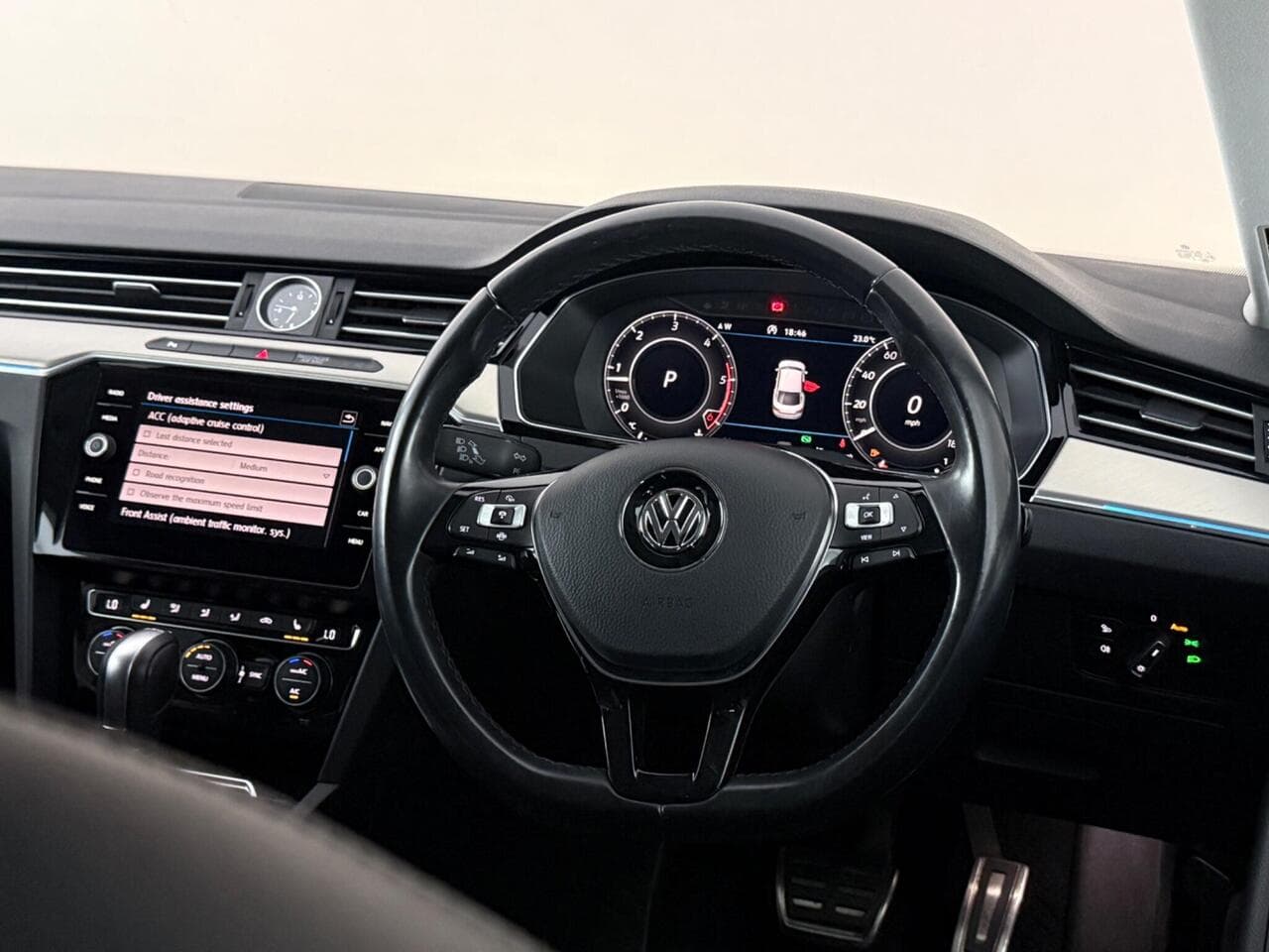 Volkswagen Arteon thumbnail Steering Wheel