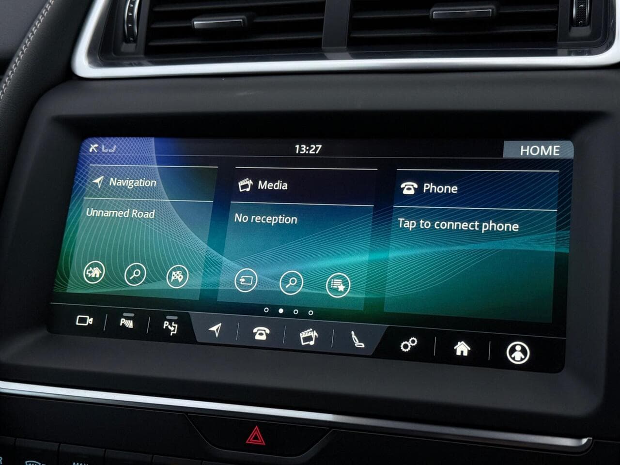 Jaguar E-PACE thumbnail Infotainment System