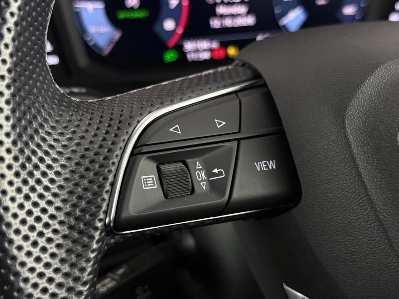 Audi Q3 thumbnail Misc Controls