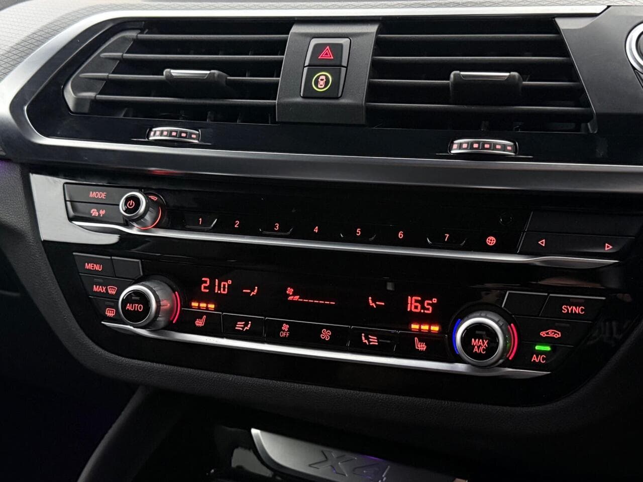 BMW X4 thumbnail Infotainment System