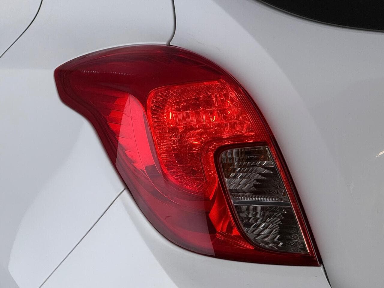 Vauxhall Mokka thumbnail Lights Rear