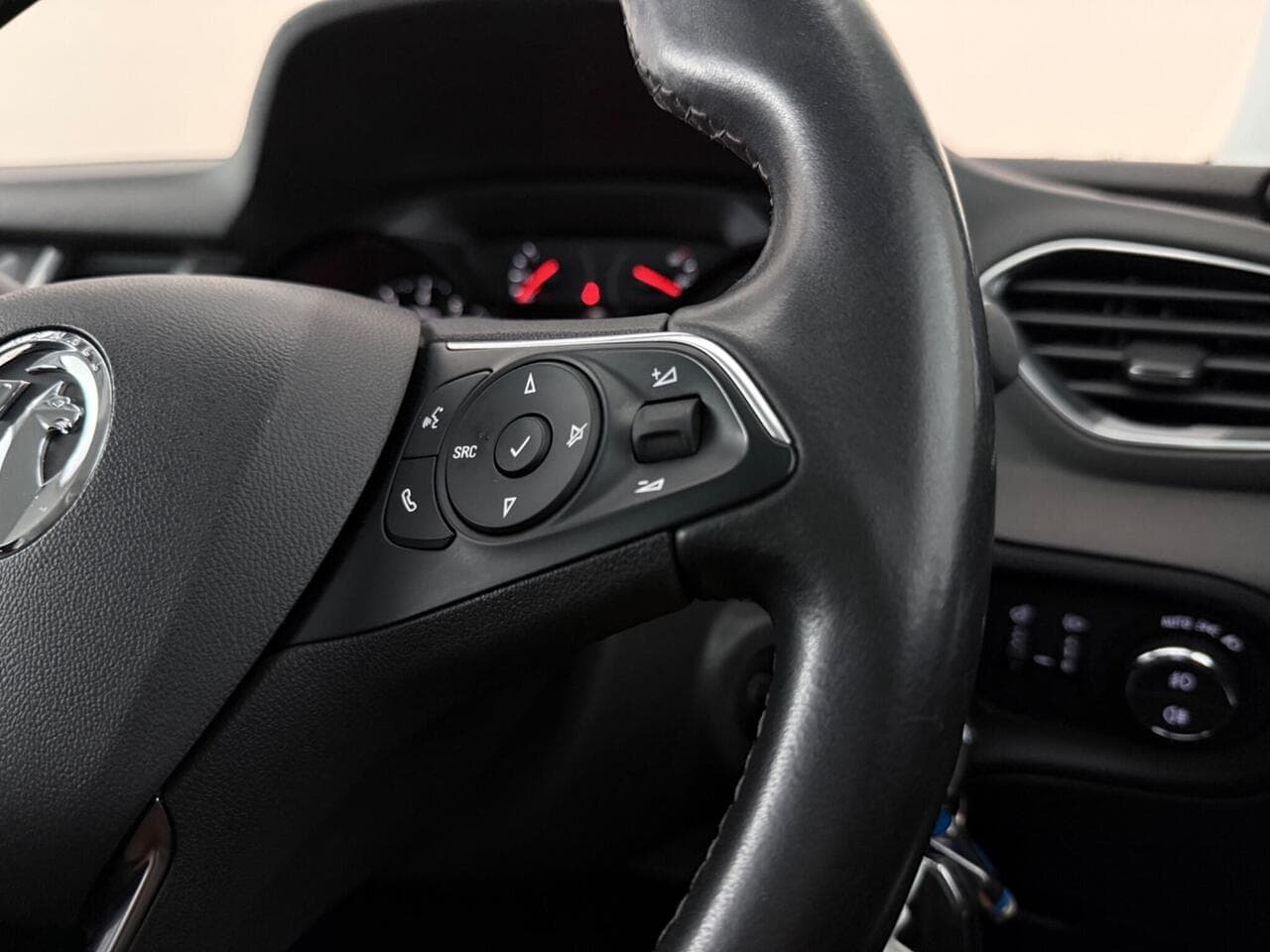 Vauxhall Grandland X thumbnail Misc Controls