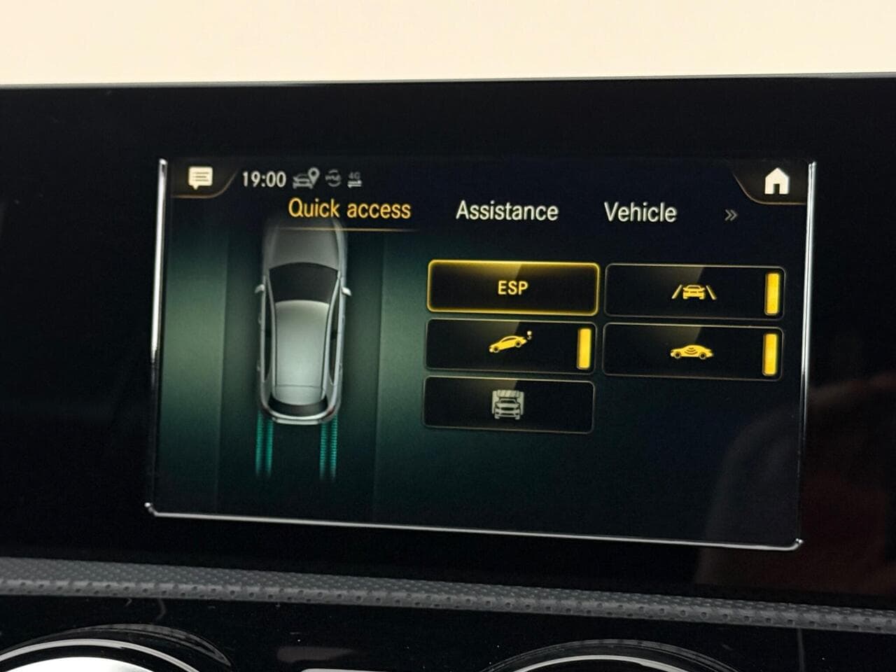 Mercedes-Benz A Class thumbnail Infotainment System