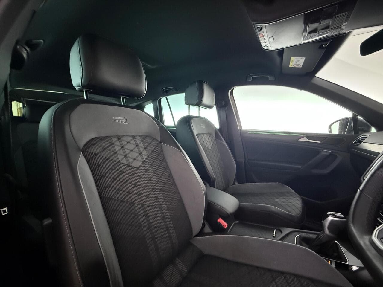 Volkswagen Tiguan thumbnail Seat Driver