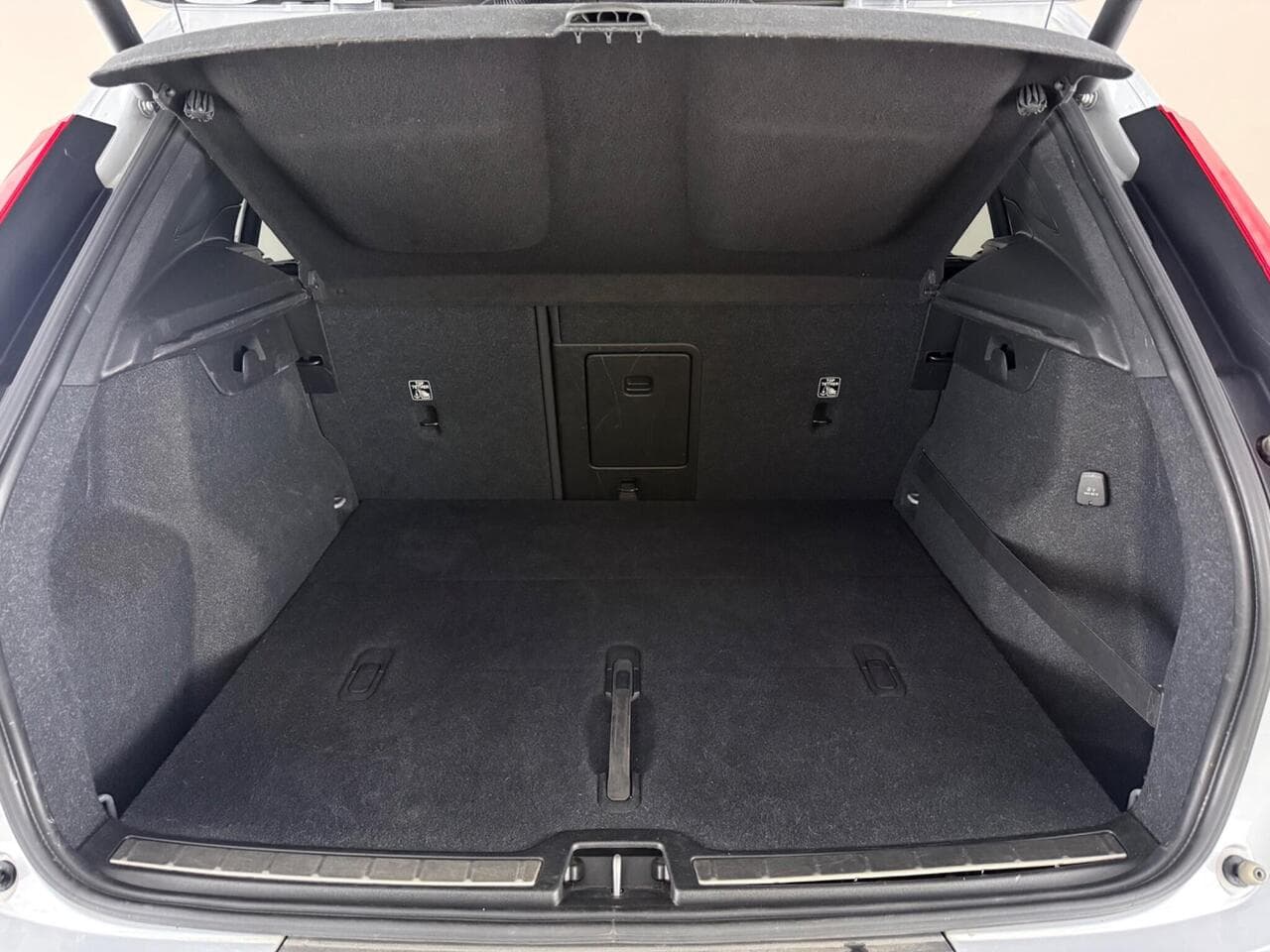 Volvo XC40 thumbnail Boot