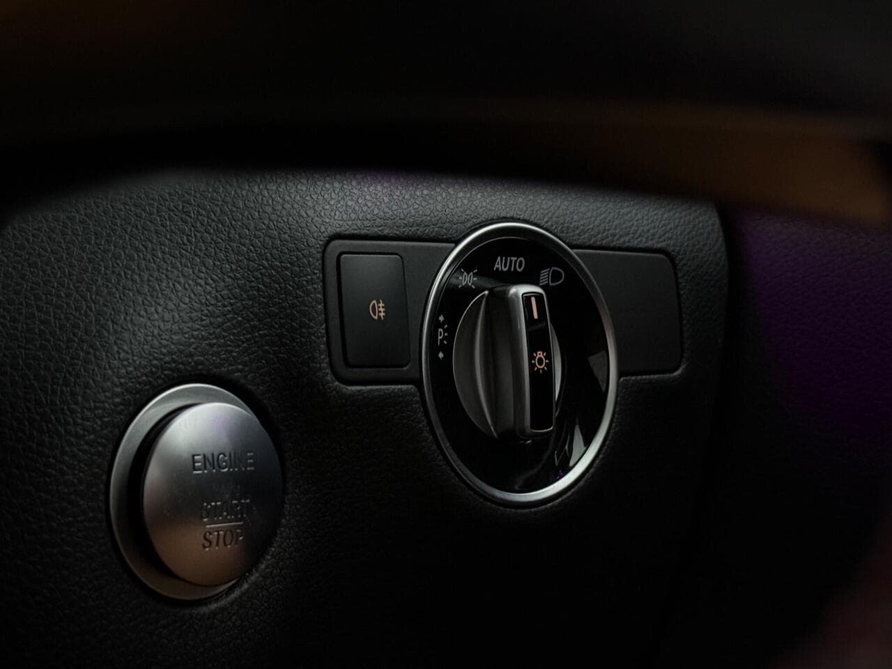 Mercedes-Benz B Class thumbnail Misc Controls