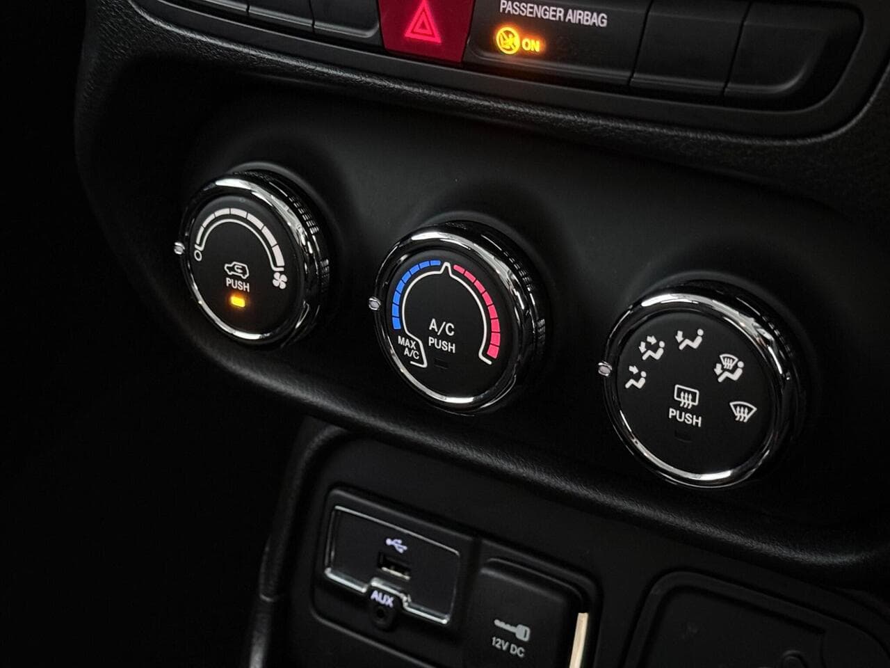 Jeep Renegade thumbnail Misc Controls