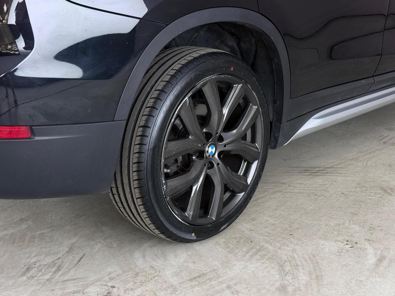 BMW X1 thumbnail Wheel