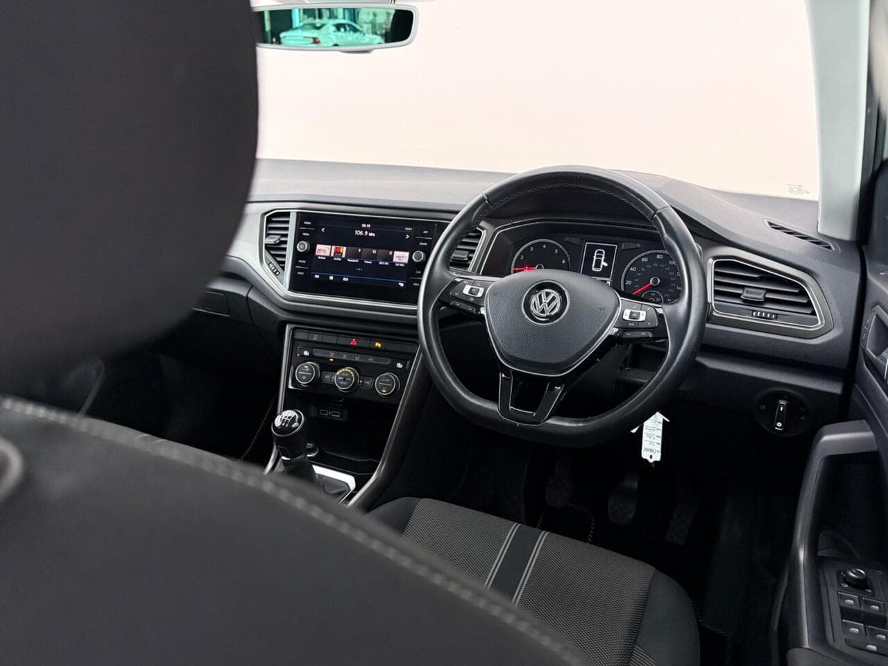 Volkswagen T-Roc thumbnail Interior Front
