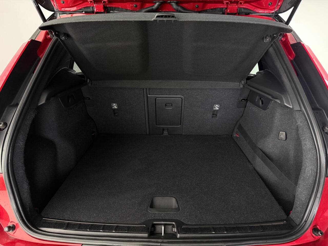 Volvo XC40 thumbnail Boot