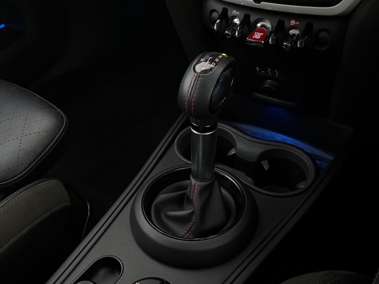 MINI Countryman thumbnail Interior Front