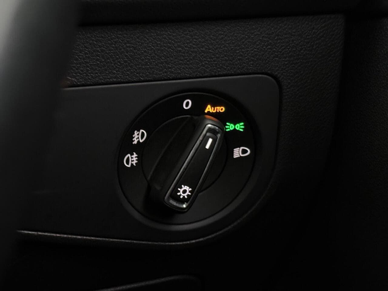 Volkswagen Tiguan thumbnail Misc Controls