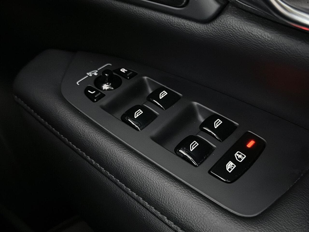 Volvo V90 thumbnail Misc Controls
