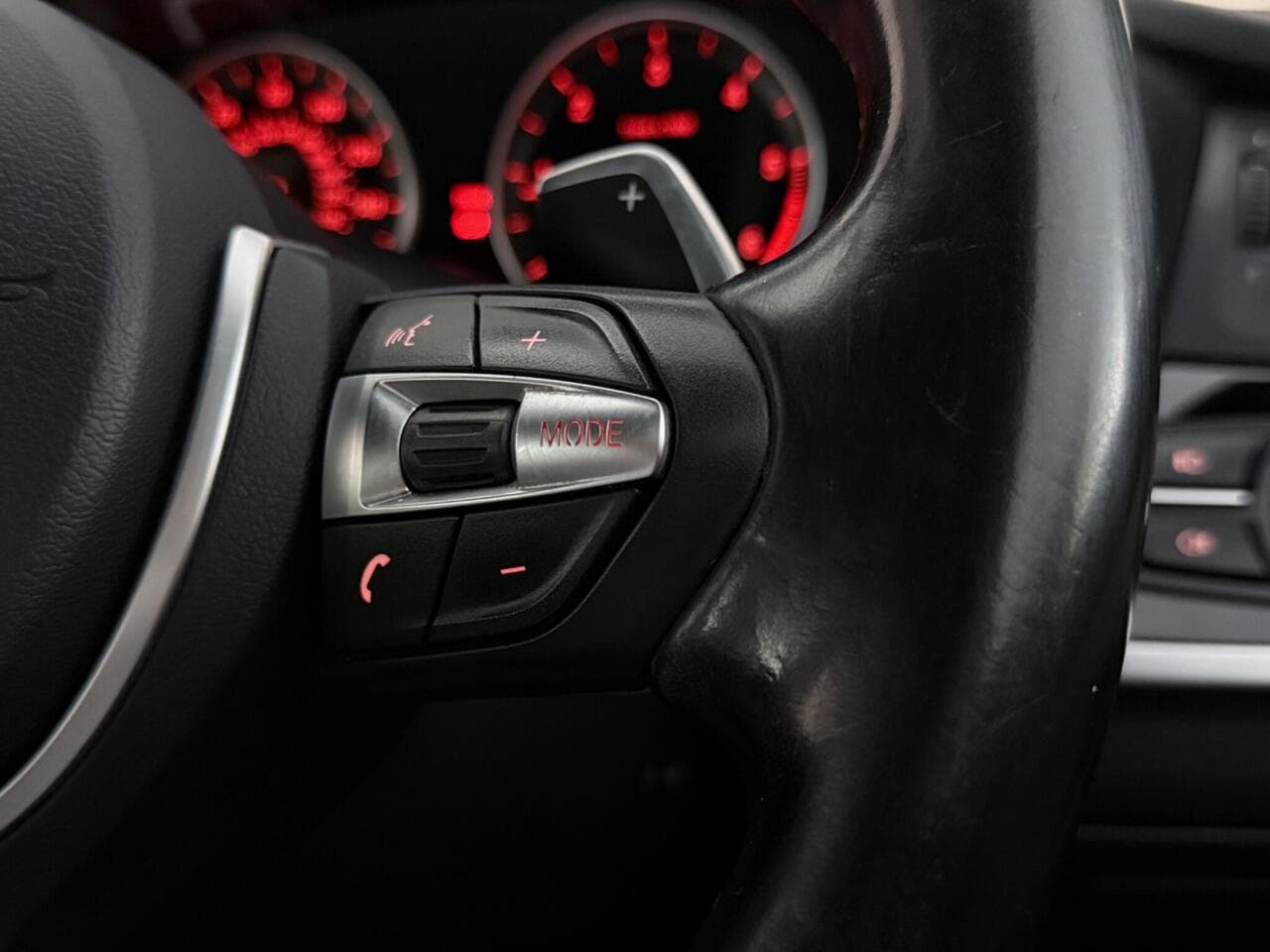BMW X4 thumbnail Misc Controls