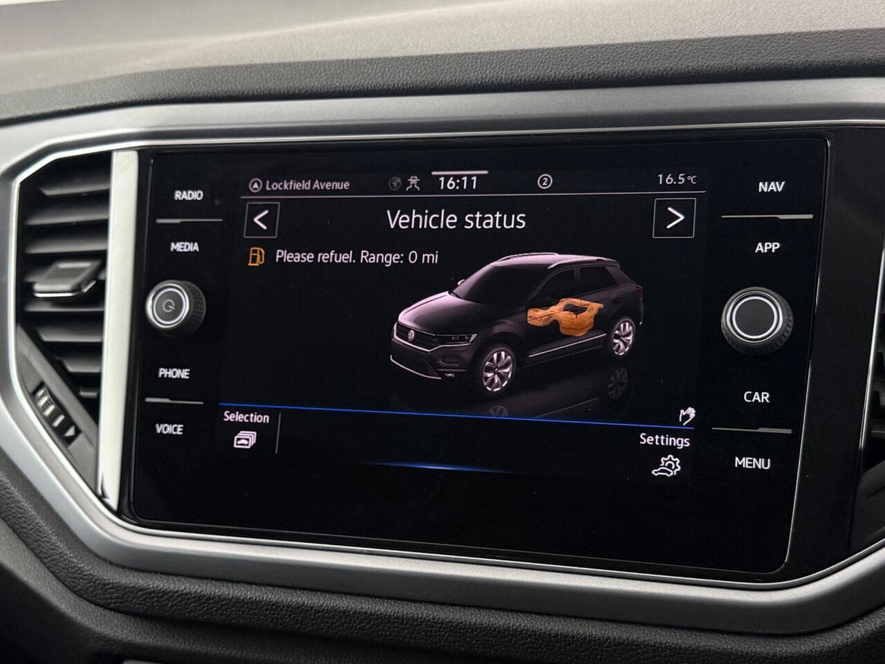 Volkswagen T-Roc thumbnail Infotainment System