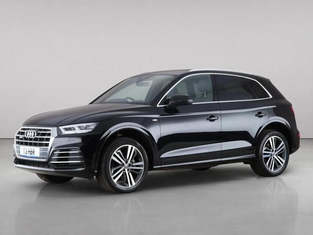 Audi Q5 thumbnail Front Left