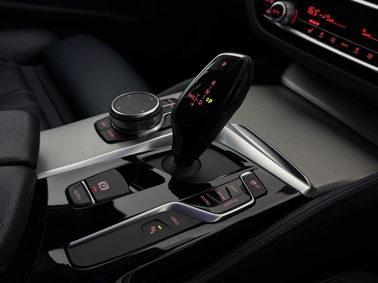 BMW 5 Series thumbnail Interior Front